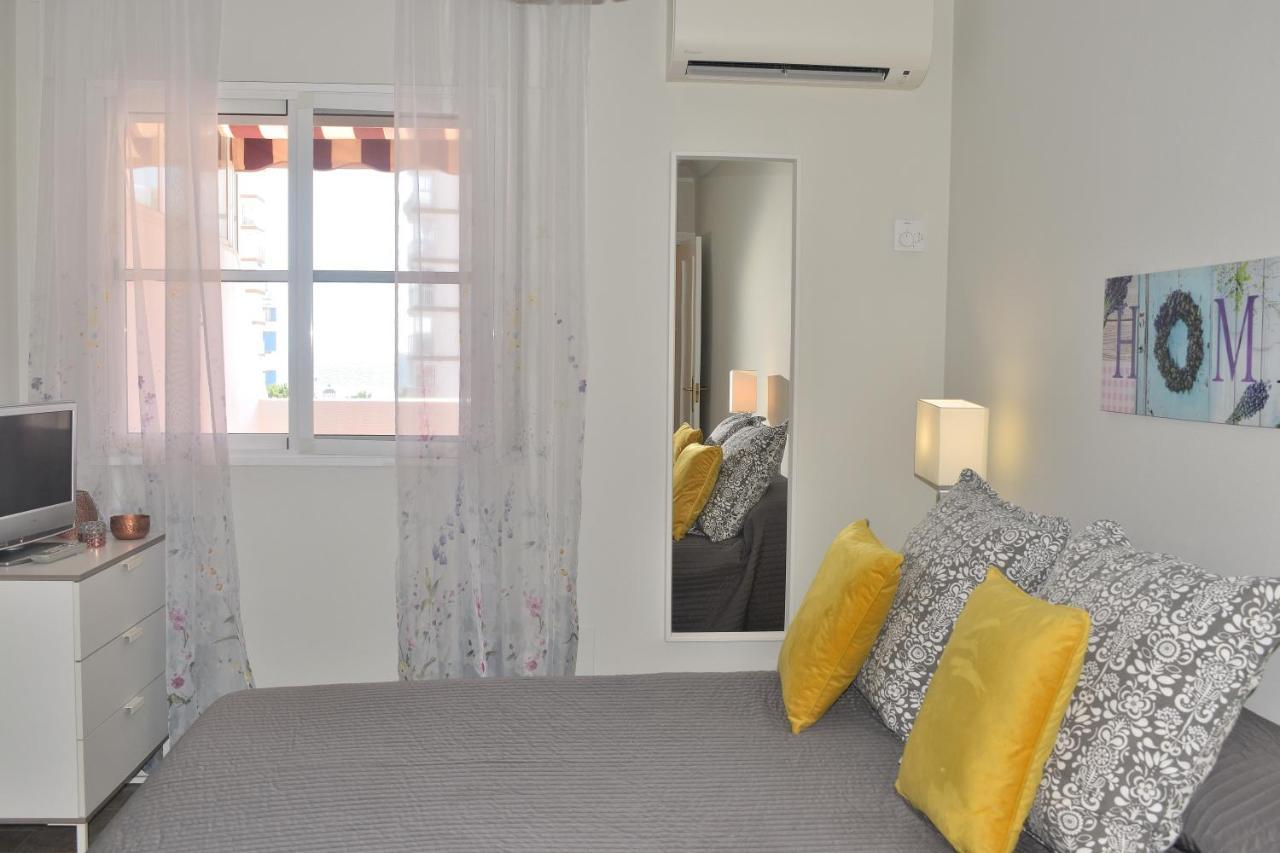 Atico Con Gran Terraza Y Vistas Al Mar Apartment Torre Del Mar Bagian luar foto